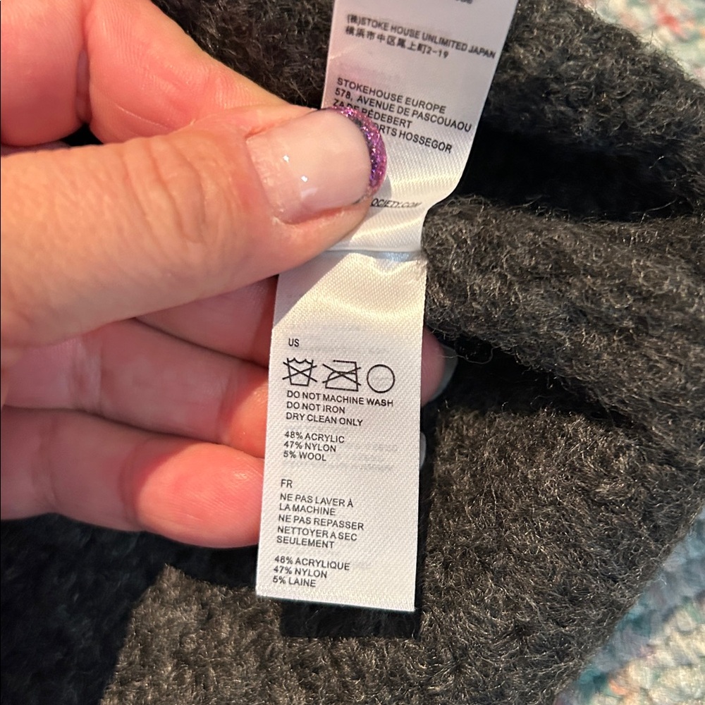 NWT SIZE Small Black/Grey Fringe Sweater - Picture 5 of 11